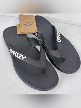 Oakley B1B Men's Flip Flops Size 11 Blackout Black Sandals Thong Slides NWT
